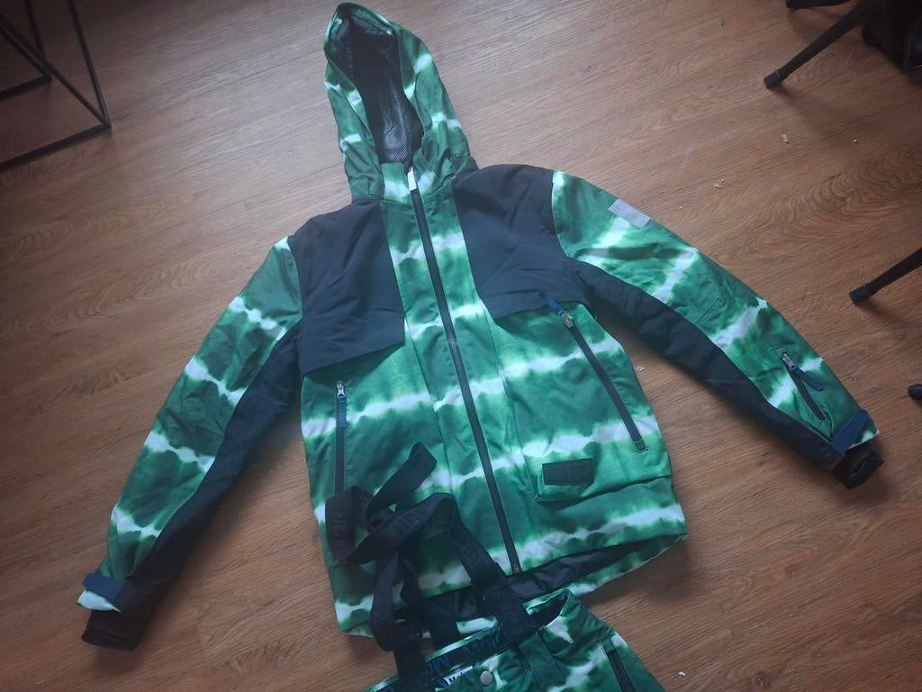 Molo skijas + broek, Ophalen of Verzenden, Zo goed als nieuw, Overige maten, Jack