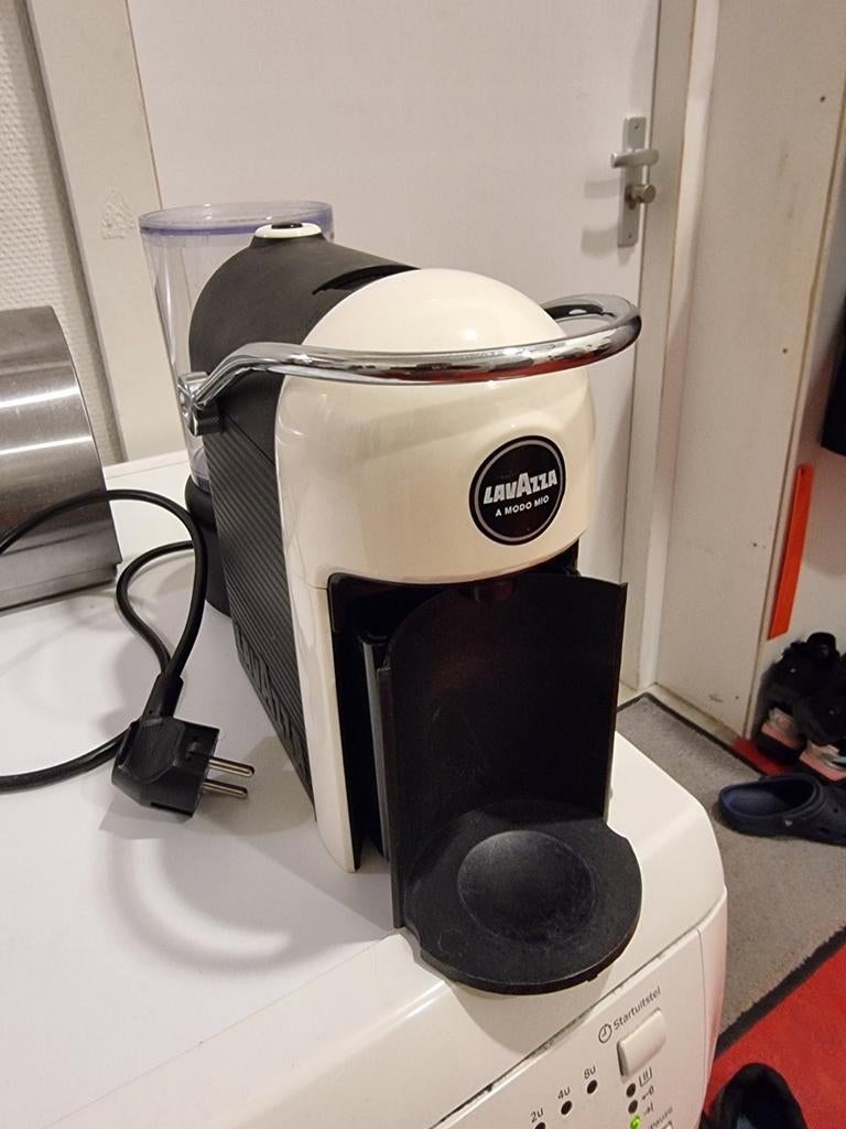 Lavazza A Modo Mio Koffiemachine - Perfect voor Espresso!, Witgoed en Apparatuur, Koffiezetapparaten, Ophalen, Gebruikt, Espresso apparaat