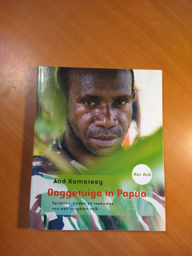 Ooggetuige in Papua. Aad Kamsteeg, Ophalen of Verzenden, Zo goed als nieuw, Europa