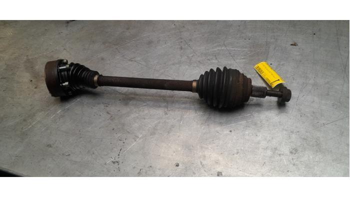 Aandrijfas links-voor van een Volkswagen Golf Plus, Gebruikt, -, Volkswagen, -