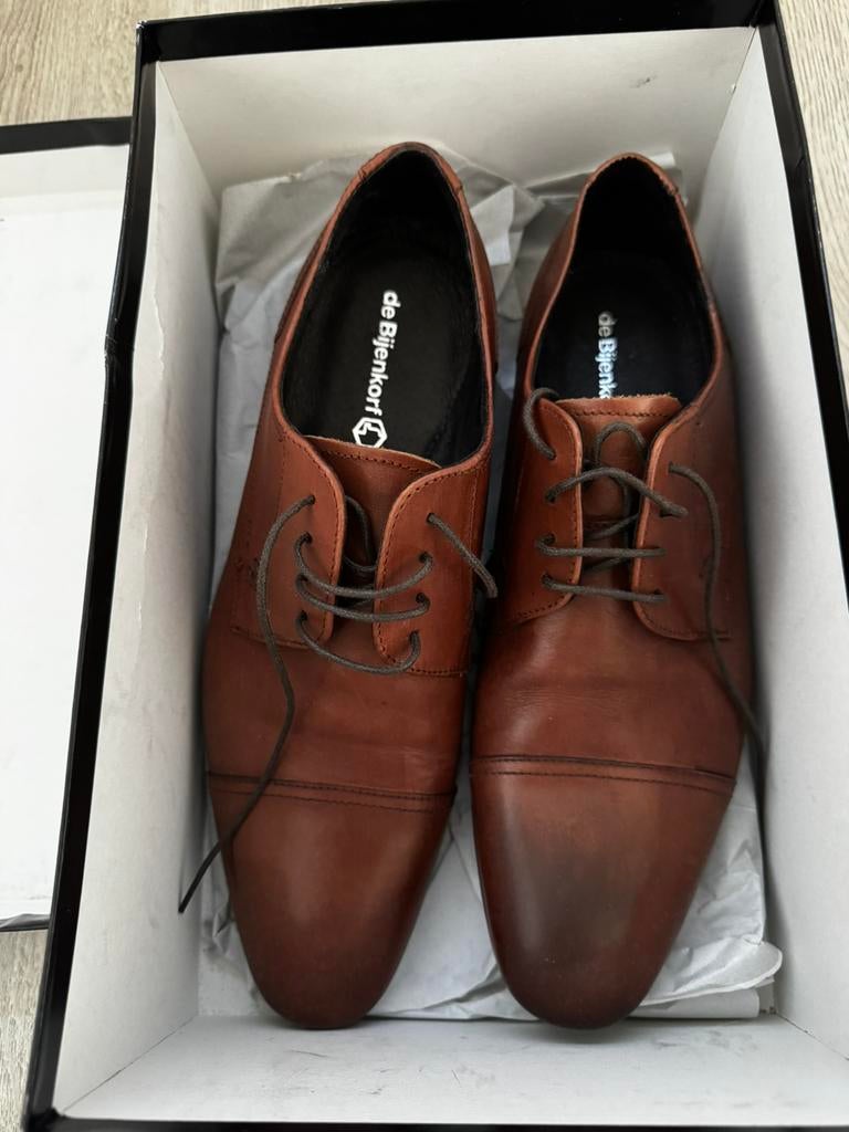 Te koop’nieuwe’ schoenen van de Bijenkorf, Bruin, Nieuw, Ophalen of Verzenden, Veterschoenen