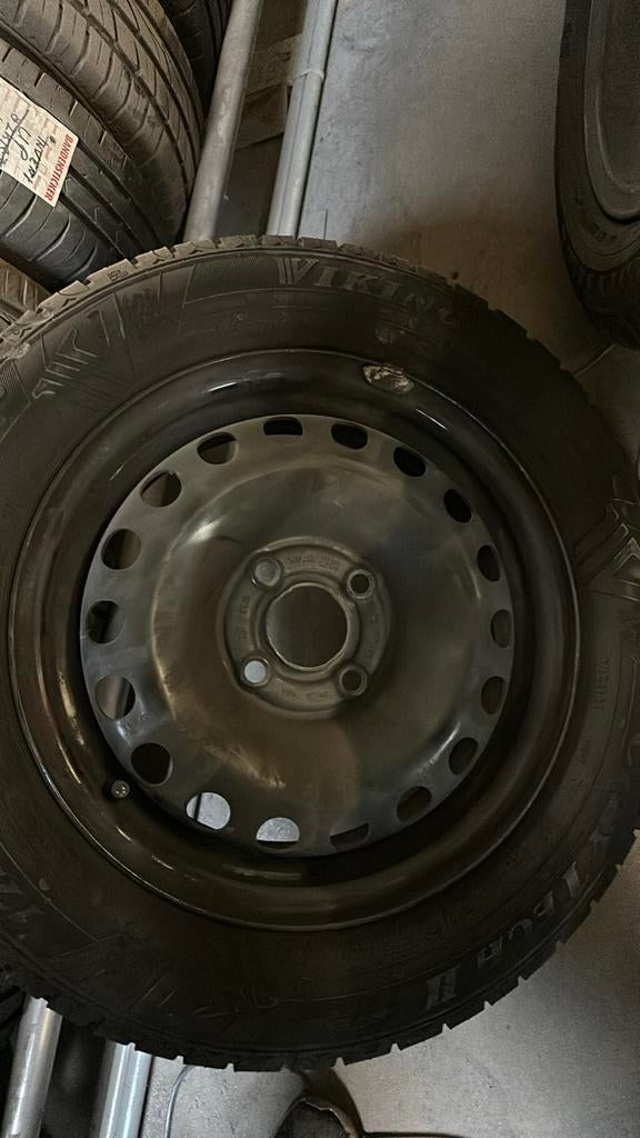 Diverse banden met velg voor een Volkswagen up, Auto-onderdelen, Ophalen, 14 inch, Gebruikt, 175 mm