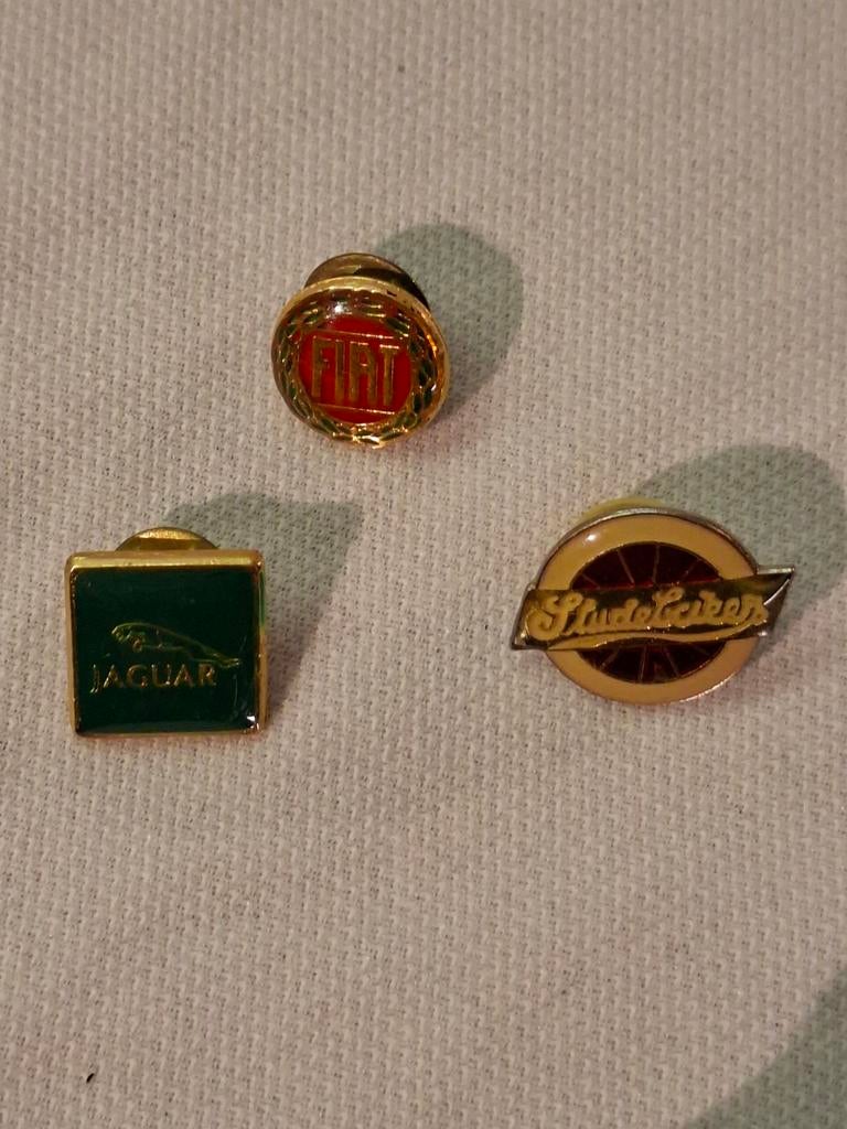 Vintage Auto Pins - Fiat, Jaguar, Studebaker, Auto diversen, Autostickers, Ophalen of Verzenden
