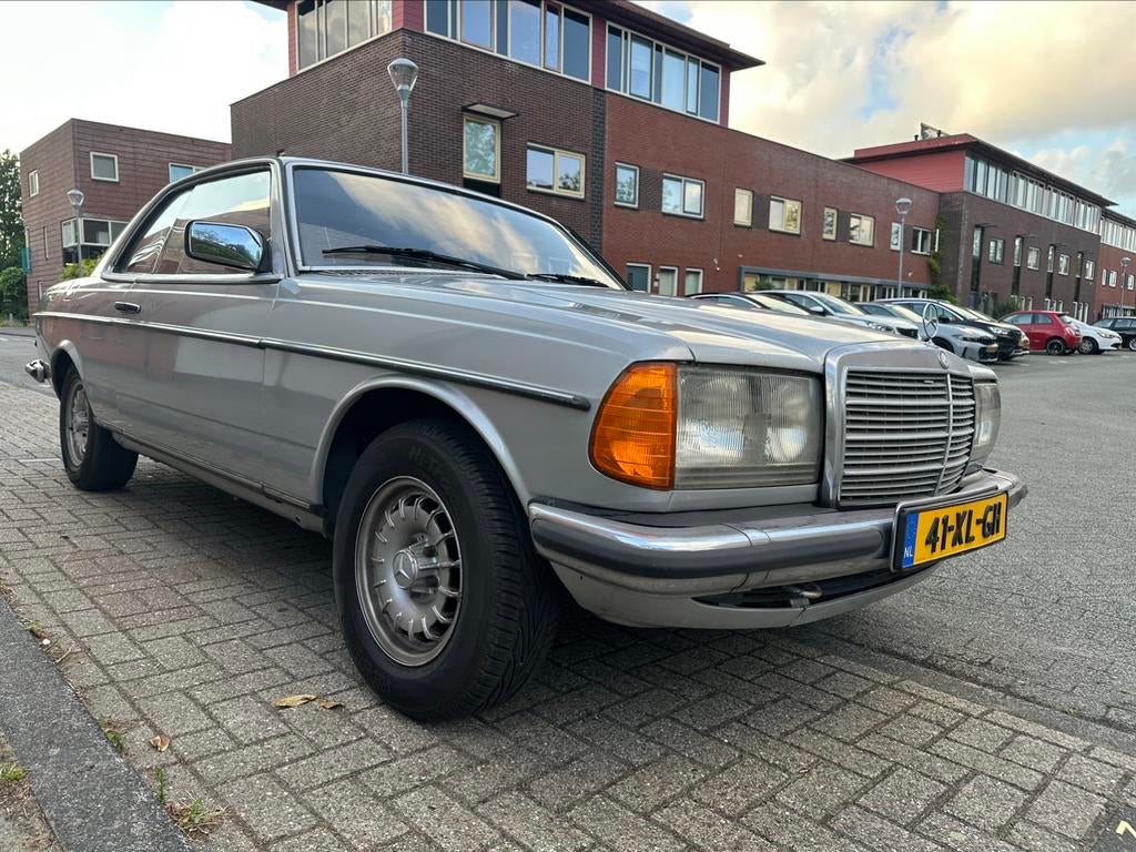 Mercedes-Benz 200-Serie 2.3 230 CE AUT 1982 Grijs, Auto's, 136 pk, 4 cilinders, Particulier, 725 kg