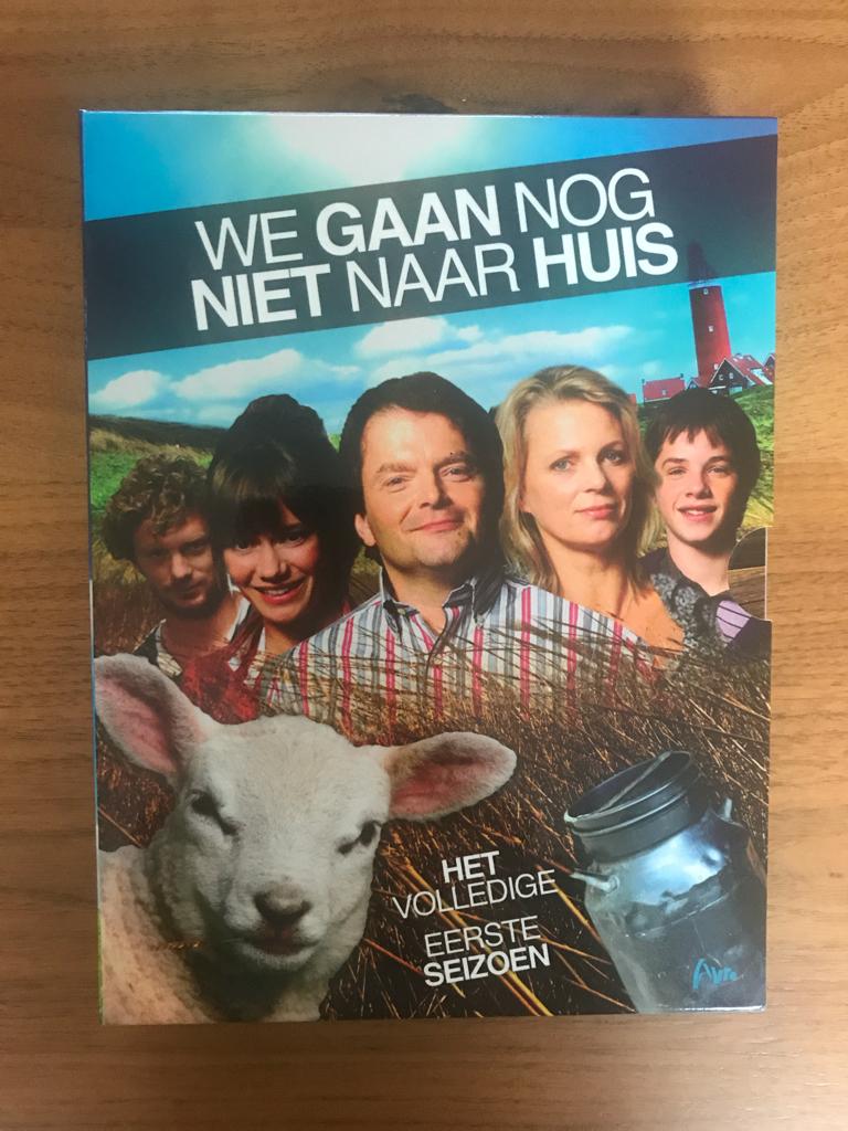 We Gaan Nog Niet Naar Huis - Seizoen 1, Cd's en Dvd's, Dvd's | Tv en Series, Alle leeftijden, Boxset, Ophalen of Verzenden, Zo goed als nieuw