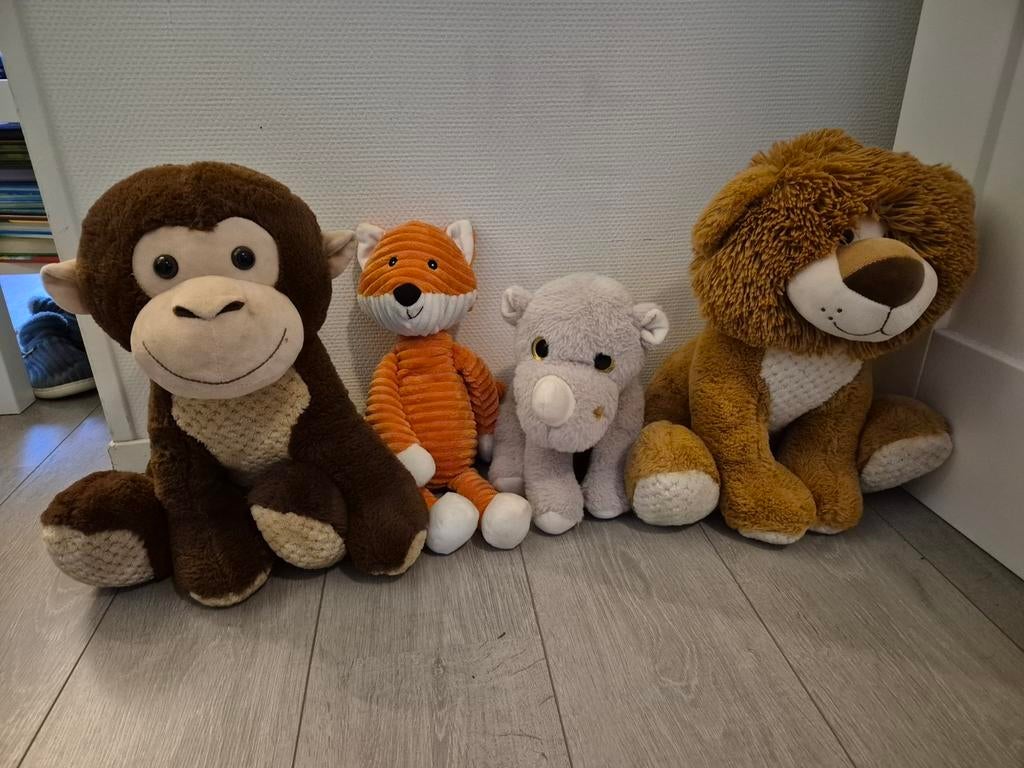 Knuffels Mickey, leeuw, neushoorn, vos, aap, Ophalen of Verzenden, Zo goed als nieuw, Overige typen