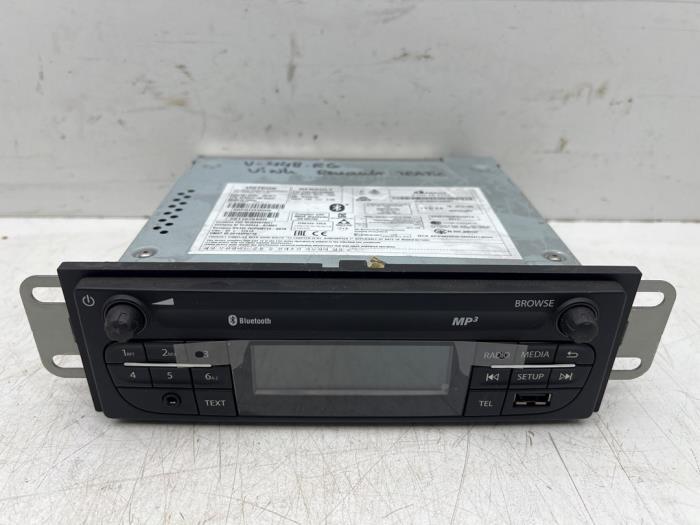 Radio van een Renault Trafic, Gebruikt, -, Renault, -