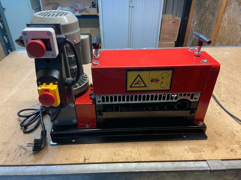TSK M.25 Kabelstripmachine Kabelpelmachine, Doe-het-zelf en Verbouw, Ophalen, Info@tapservices.nl, Tap Services, Nieuw