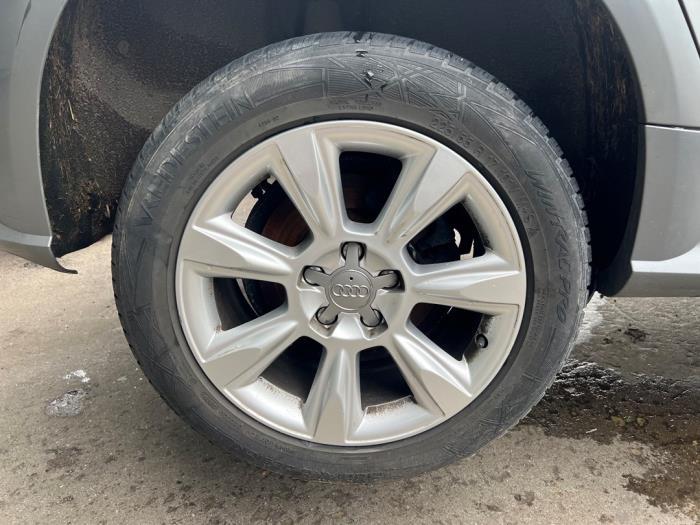 Velgen set + winterbanden van een Audi A4, Gebruikt, -, -, Ophalen of Verzenden