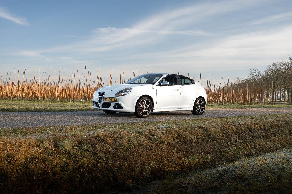 Alfa Romeo Giulietta 1.8 TBi Quadrifoglio Verde, Euro 5, 4 cilinders, Navigatiesysteem, Wit