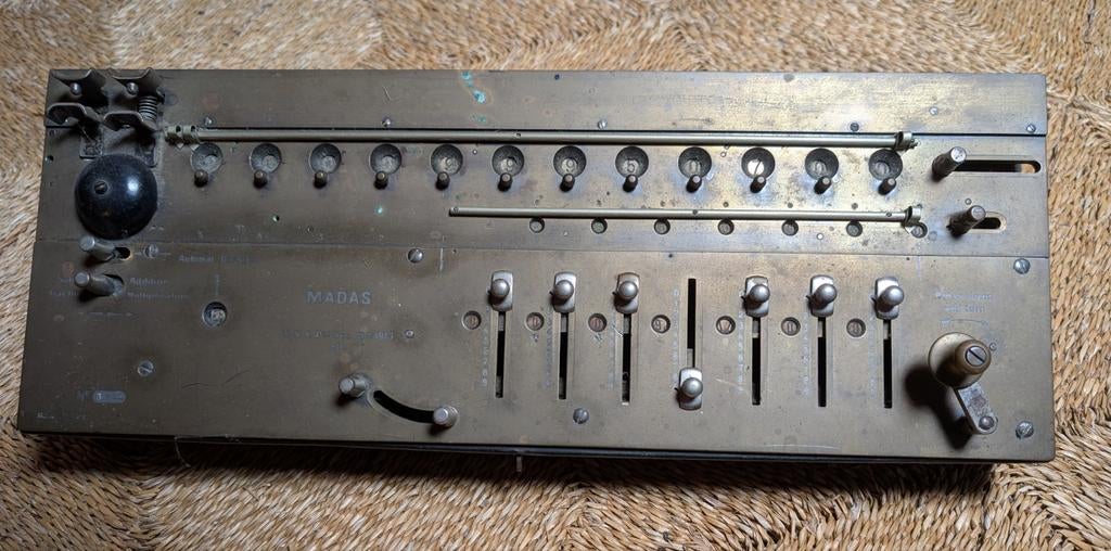 Madas Mechanische Rekenmachine - Origineel & Werkend, Ophalen