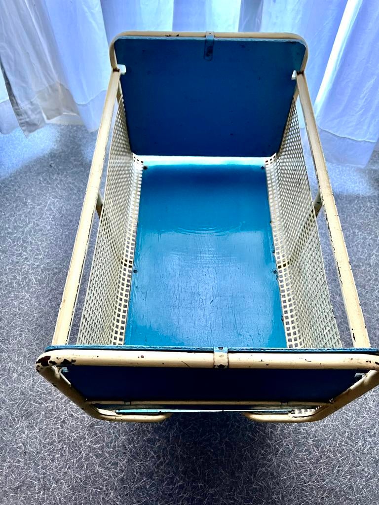 Vintage poppenbed gaatjesmetaal MATEGOT jaren '60-'70., Ophalen of Verzenden, Overige typen