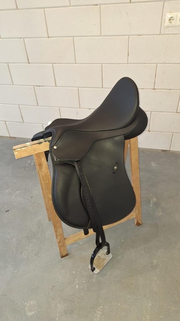 Nieuw Wintec veelzijdigheidszadel, Dieren en Toebehoren, Paarden en Pony's | Zadels, Ophalen, Nieuw, Dressuur
