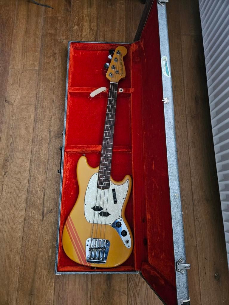 Fender Mustang Competition, Ophalen, Zo goed als nieuw