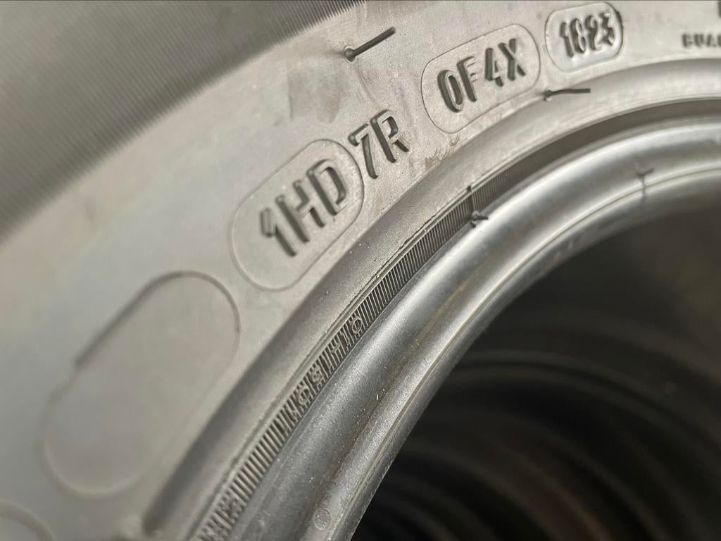 “205 60 16 Michelin. Demo.Puntjes zitten er nog op”, Ophalen, Gebruikt, 16 inch, 205 mm