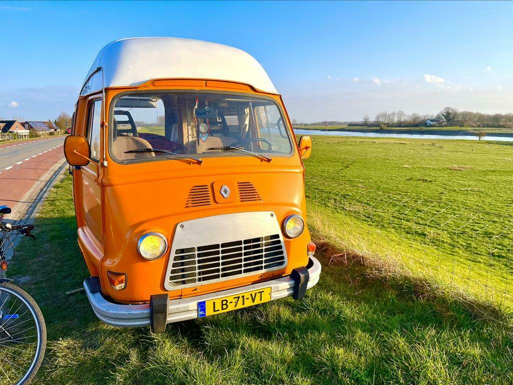 Uniek:Renault Estafette           Kampeerauto Belastingvrij!, Auto's, Beige, Handgeschakeld, Particulier, Onderhoudsboekje