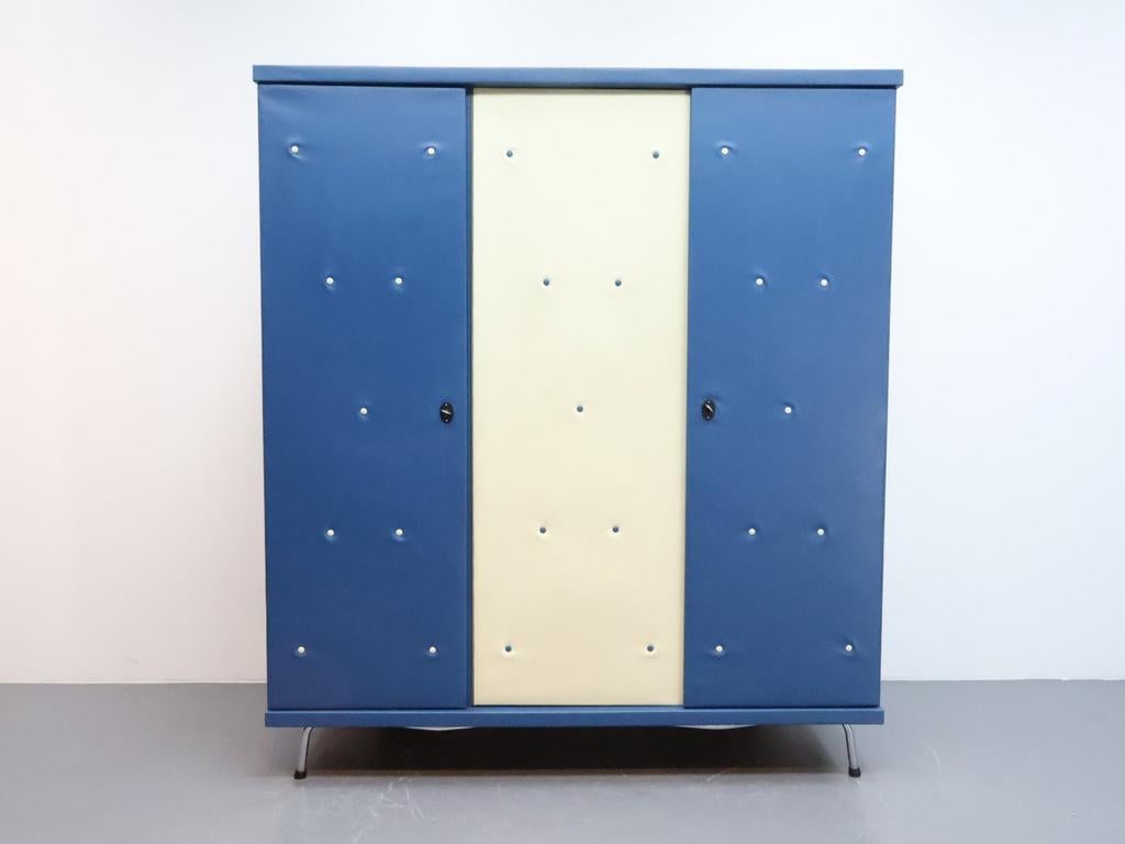 Vintage kledingkast | Blauw Wit | 3 deurs, Huis en Inrichting, Kasten | Kledingkasten, Met deur(en), Gebruikt, 100 tot 150 cm