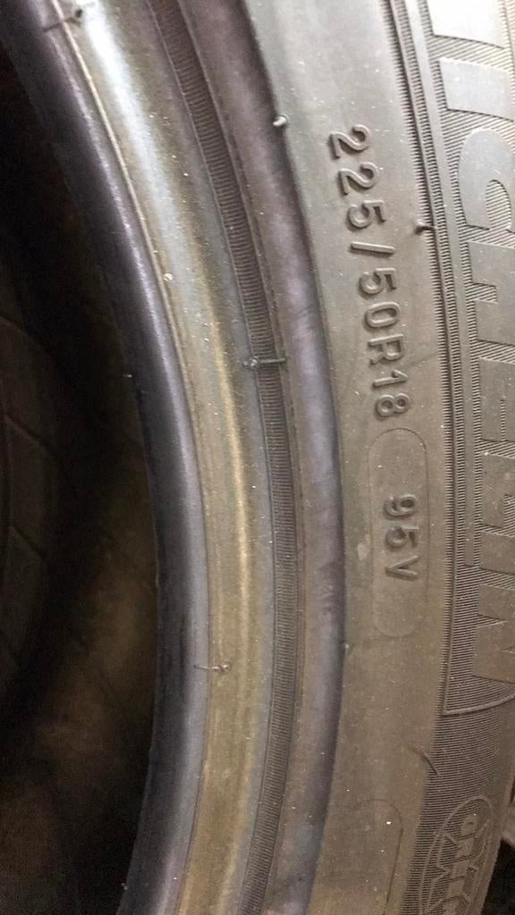 “225 50 18 michelin. Demo. Puntjes zitten er nog op”, Ophalen, 18 inch, Gebruikt, Band(en)