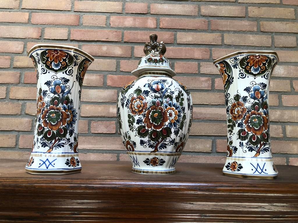 Delfts Polychroom vazen set / kaststel, Antiek en Kunst, Antiek | Vazen, Ophalen
