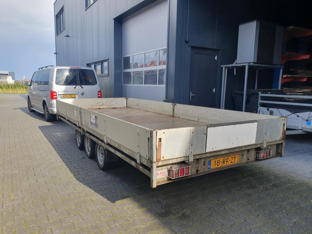Hulco trias plateauwagen 510x210 bj 2010 3ton nu 2999ex