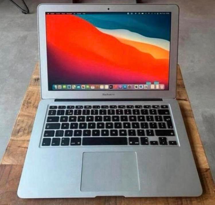 Apple MacBook Air 13 inch (2017), Computers en Software, Apple Macbooks, Zo goed als nieuw, MacBook Air, 13 inch, Minder dan 2 Ghz