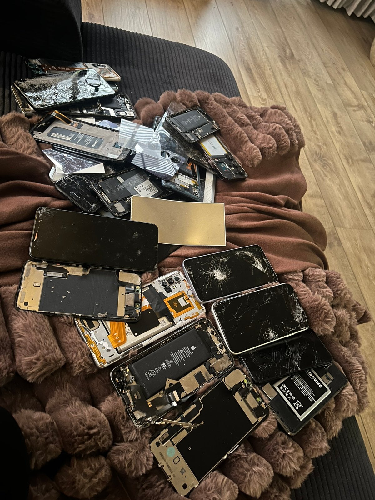 Partij kapotte telefoons voor onderdelen, Telecommunicatie, Ophalen, Zo goed als nieuw