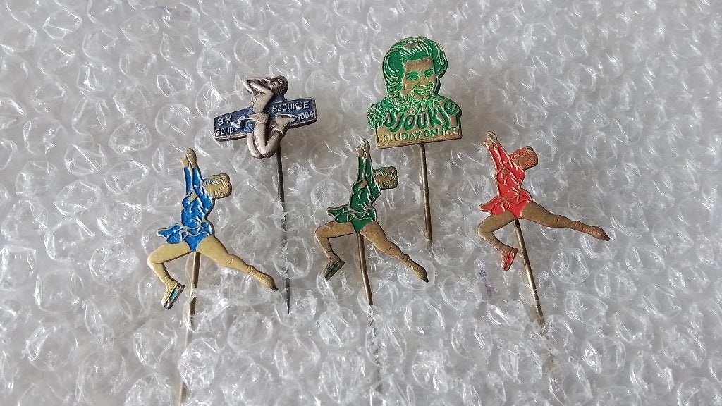 5 verschillende speldjes sjoukje dijkstra schaatster, Verzamelen, Speldjes, Pins en Buttons, Ophalen of Verzenden, Zo goed als nieuw