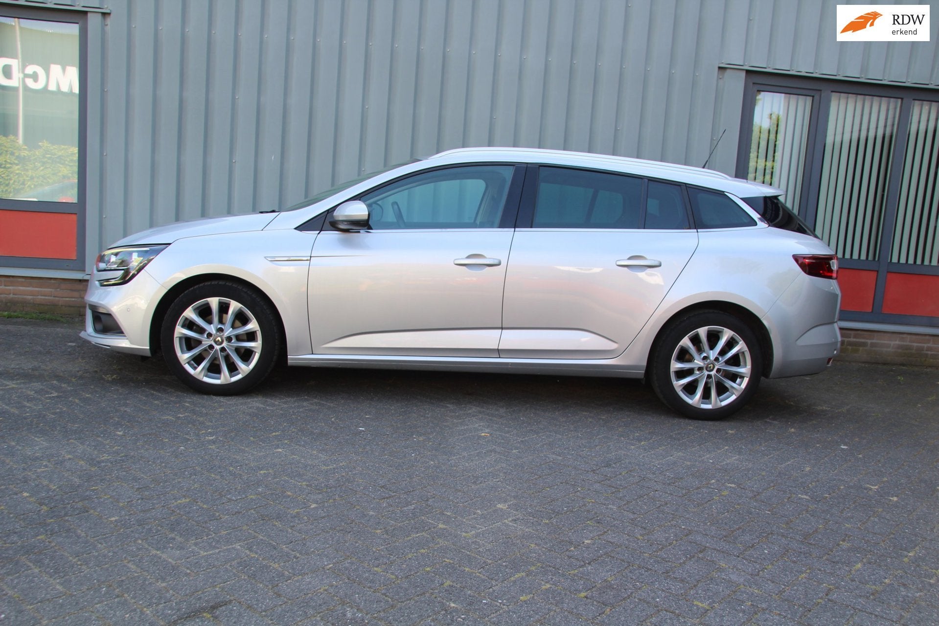 Renault Mégane Estate 1.2 TCe Bose Automaat Dealer onderhou, Auto's, Renault, Gebruikt, Euro 6, Leder en Stof, 132 pk