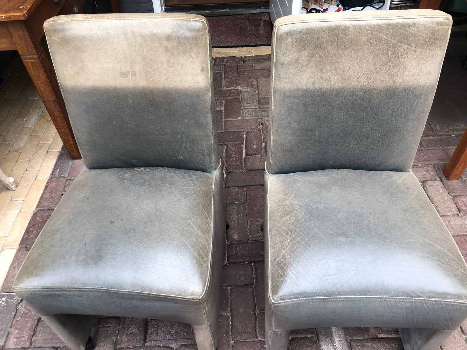 Vier grijze echt leren stoelen met zwenkwielen, Ophalen, Grijs, Leer, Vier