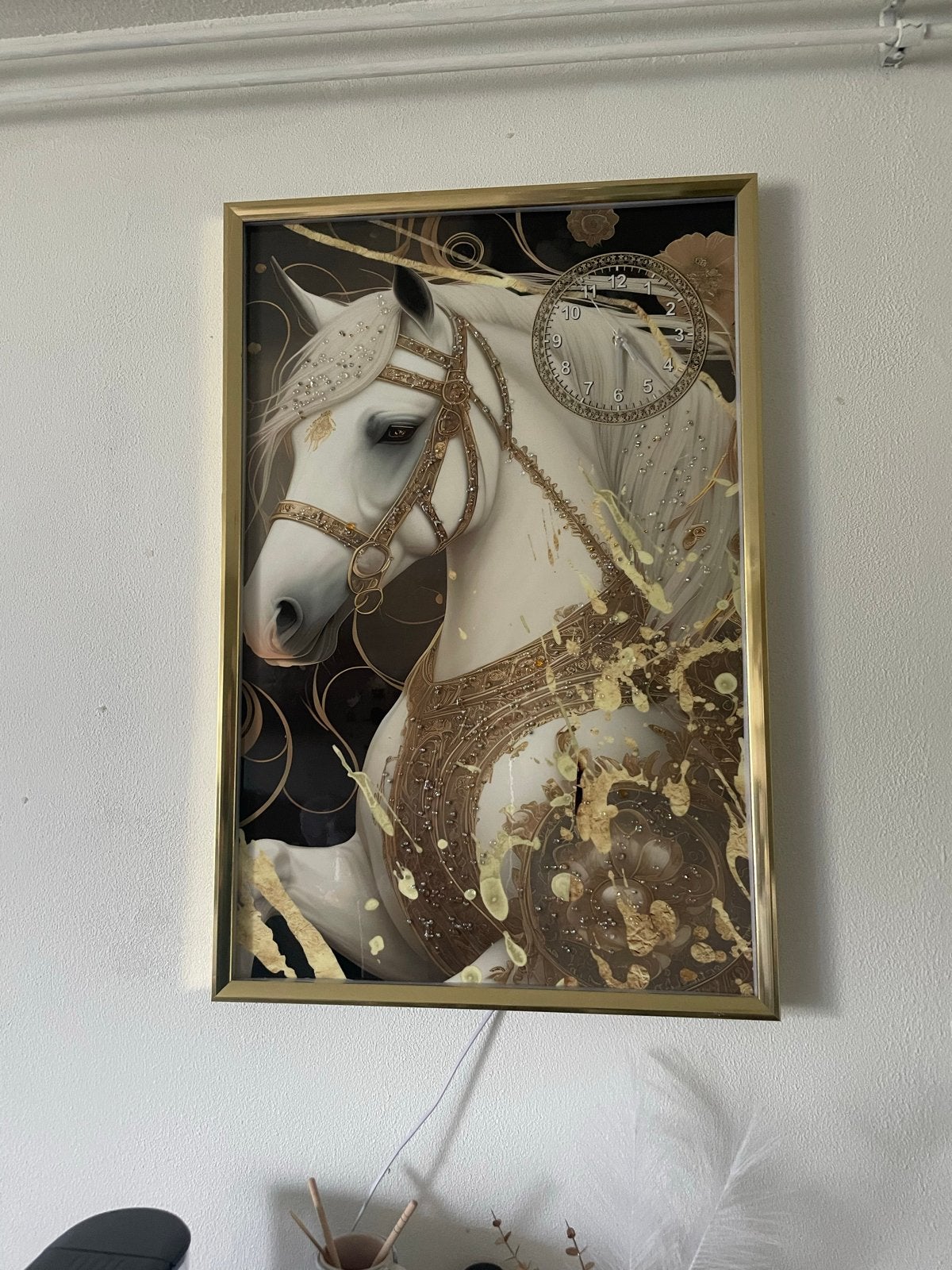 Wandklok met paardenafbeelding en verlichting, Verzenden, Zo goed als nieuw, Wandklok