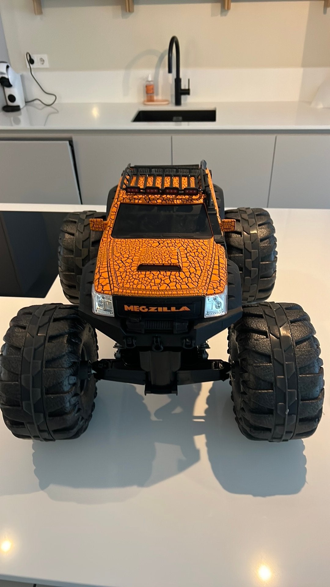 Megzilla monster truck, Ophalen, Zo goed als nieuw, Overige schalen, Auto offroad