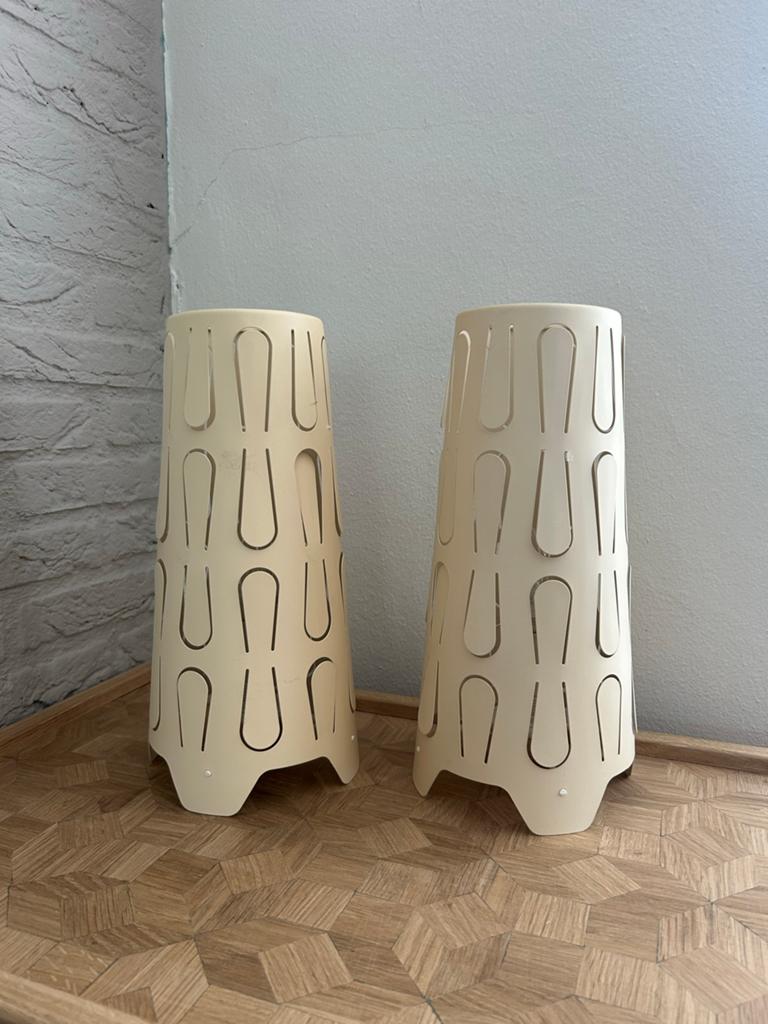 Twee IKEA lampen - Beige met uitgesneden patroon, Beige, Ophalen of Verzenden, Zo goed als nieuw, Metaal