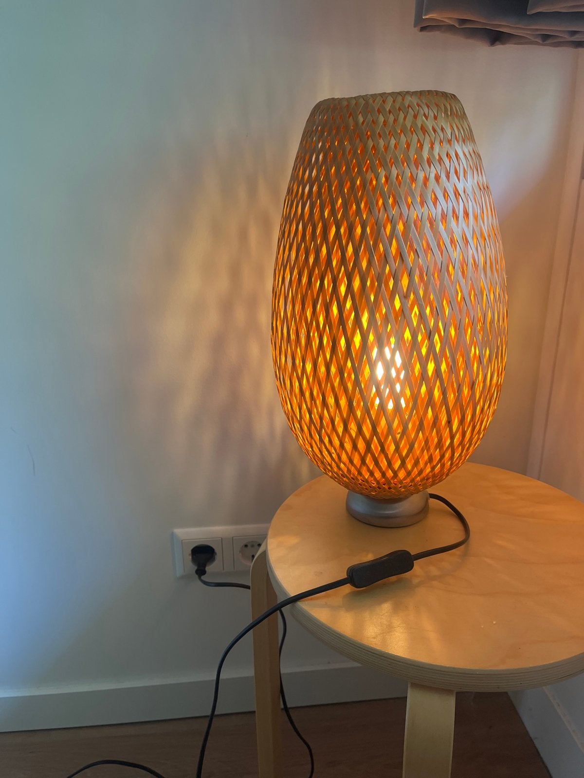 IKEA Böja Tafellamp - Bamboe, Huis en Inrichting, Lampen | Tafellampen, E27 (groot), Sfeerlamp, IKEA, Met stekker