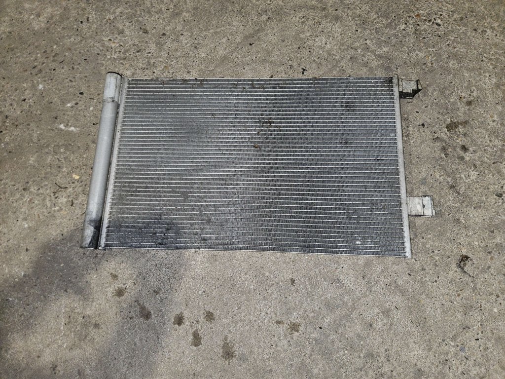 AIRCOCONDENSOR / CONDENSATOR JAGUAR XE, Niet ingevuld, Gebruikt, Niet ingevuld, Ophalen of Verzenden