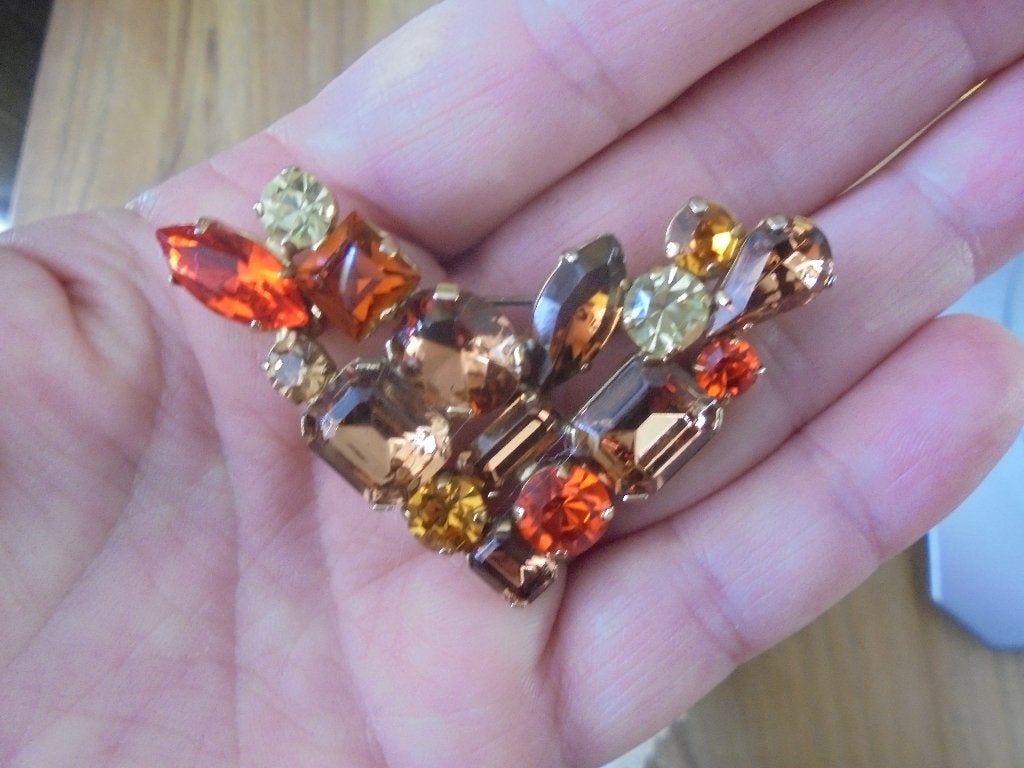 Vintage  broche Tsjechie rond 1950, Ophalen of Verzenden, Zo goed als nieuw, 4 tot 7 cm, Overige materialen