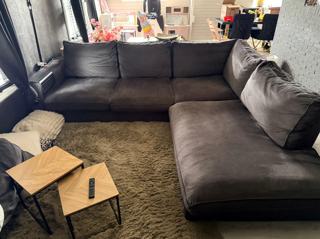 Comfortabele velvet hoekbank met diepe zittingen, Huis en Inrichting, Banken | Bankstellen, Ophalen, Gebruikt, 100 tot 125 cm