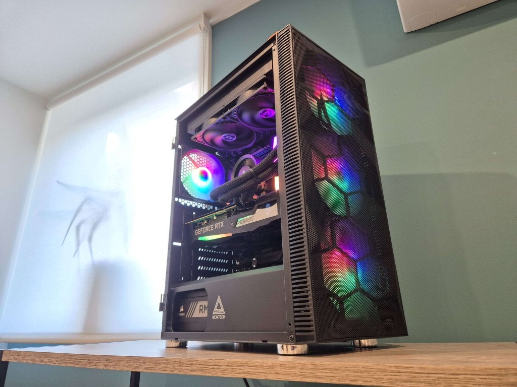 MESH RGB | RYZEN7 7800X3D, 32GB DDR5, RTX 3070 AORUS, 2TB NV, Computers en Software, Niet ingevuld, 32 GB, Niet ingevuld, Ophalen of Verzenden