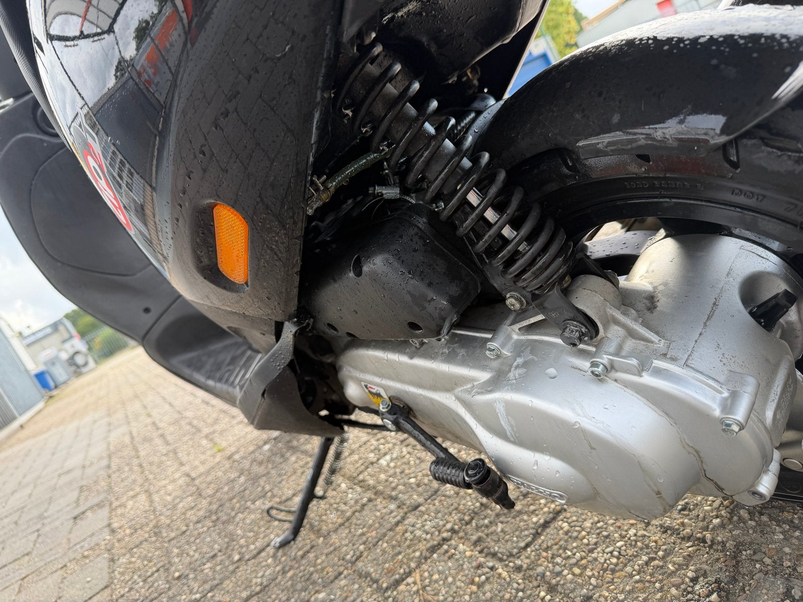 Foto 5 van Piaggio Zip 2takt geel kenteken