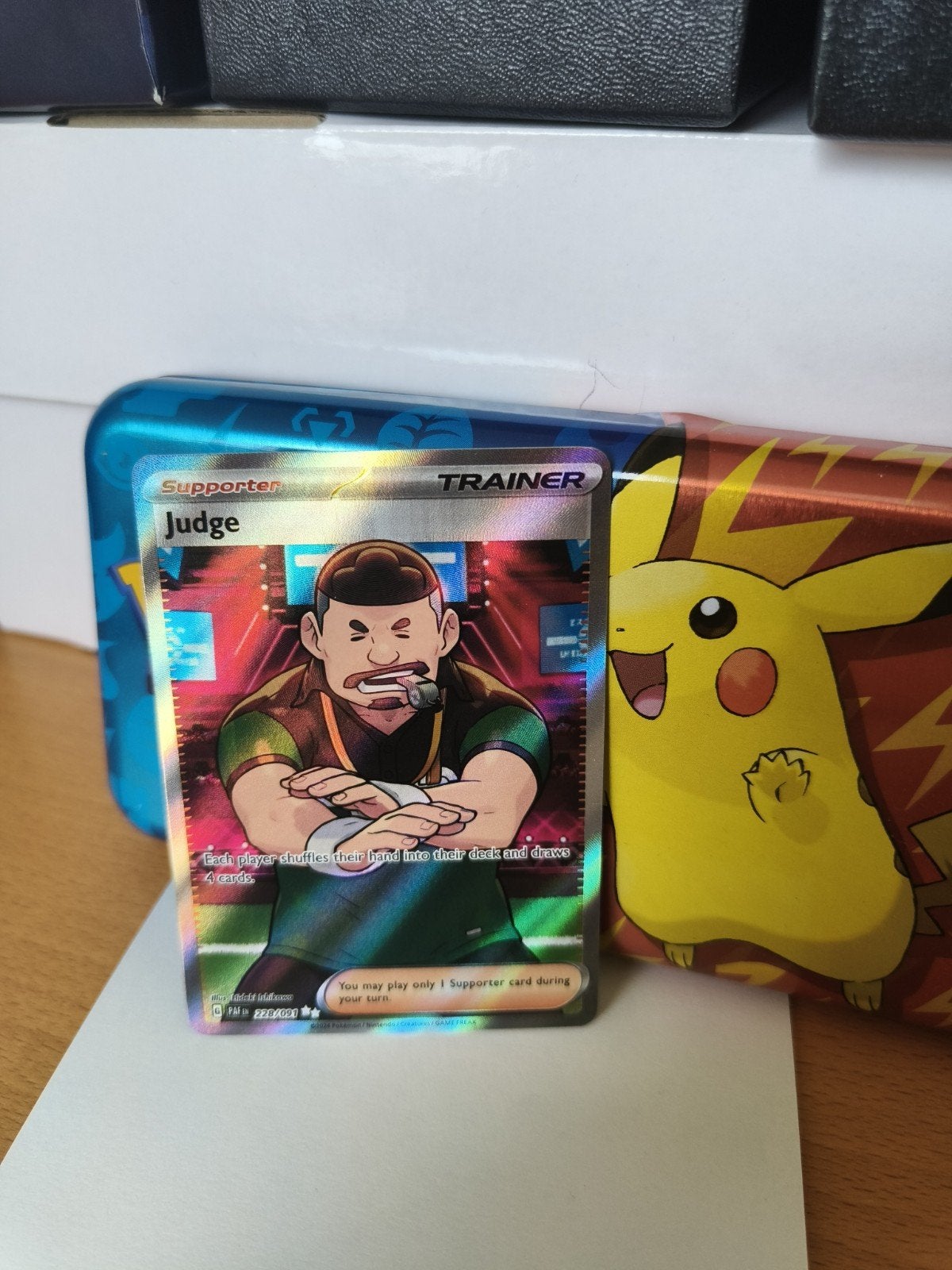 Pokemon TCG Judge Full Art Trainer Kaart (228/091), Hobby en Vrije tijd, Verzamelkaartspellen | Pokémon, Ophalen of Verzenden
