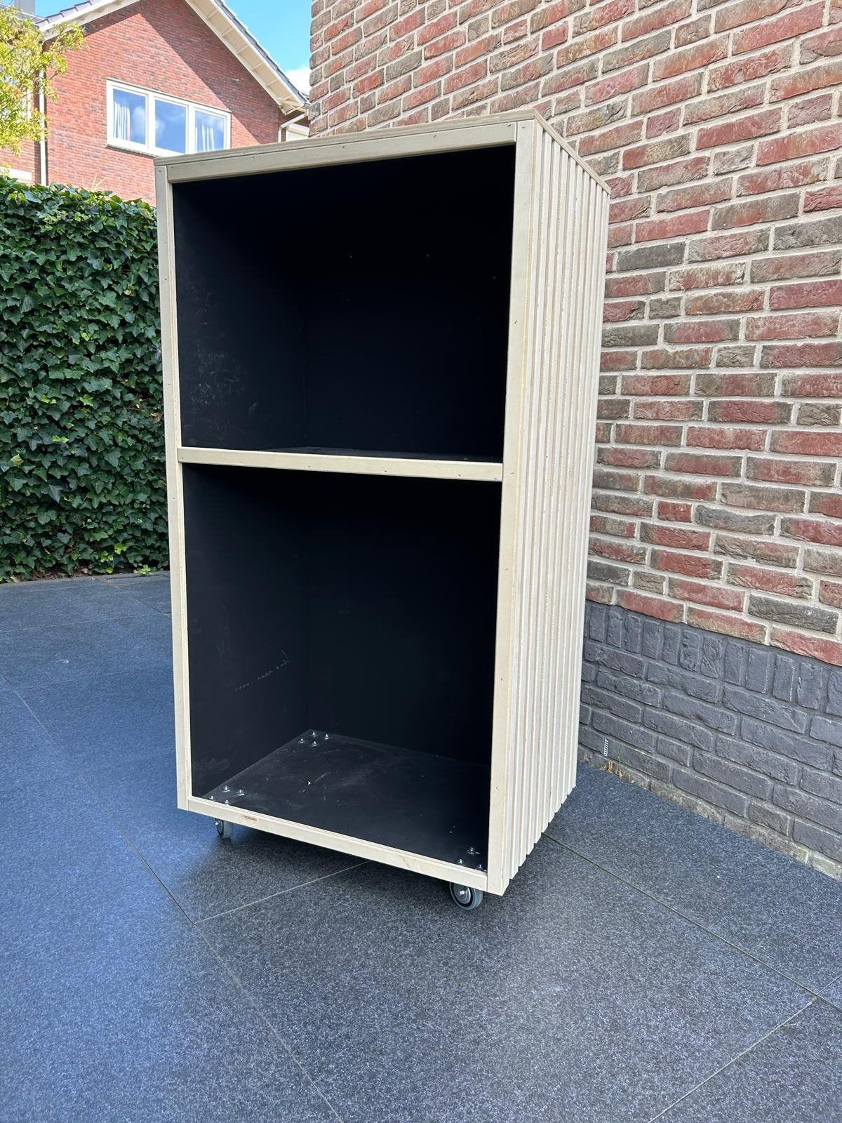 Kast op wieltjes, Ophalen, Zo goed als nieuw