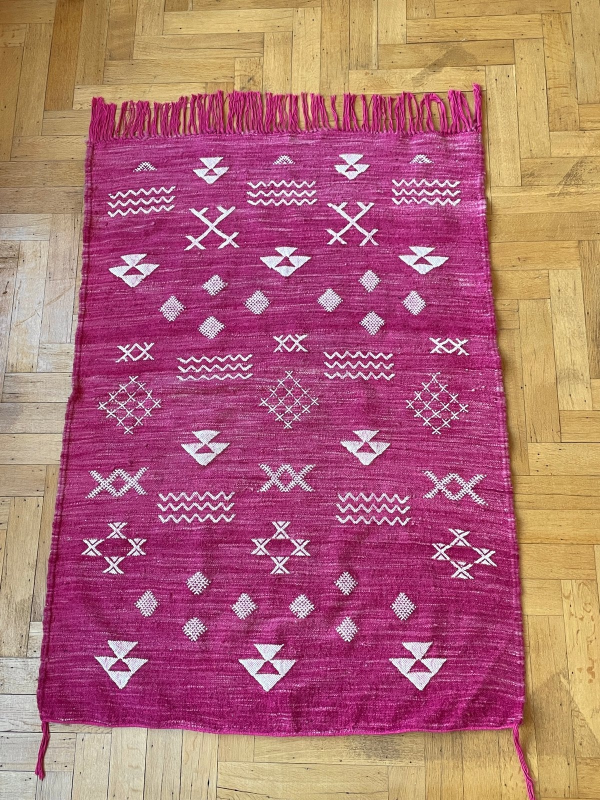 Roze vloerkleed 1 x 1,5 meter, Zo goed als nieuw, Roze, Rechthoekig, Oosters, modern