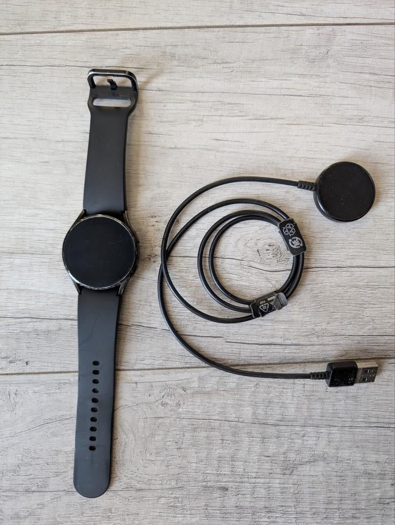 Samsung Galaxy Watch 4 40mm Zwart, Sieraden, Tassen en Uiterlijk, Smartwatches, Gebruikt, Zwart, Ophalen of Verzenden, Conditie