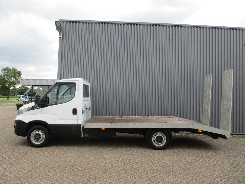 Iveco Daily 35S14 Oprijwagen, oprijbak Airco Trekhaak, Automaat, Gebruikt, Euro 6, Iveco