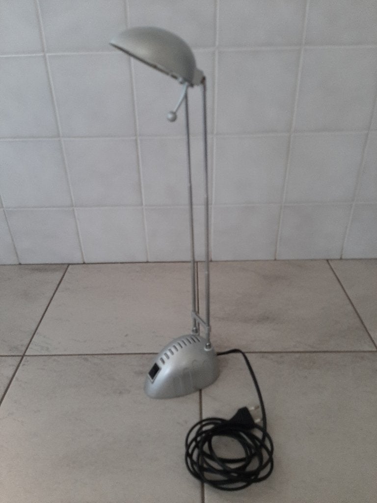 Bureaulamp of tafellamp in hoogte verstelbaar    zilvergrijs, Huis en Inrichting, Ophalen of Verzenden, Bureaulamp, Verstelbaar