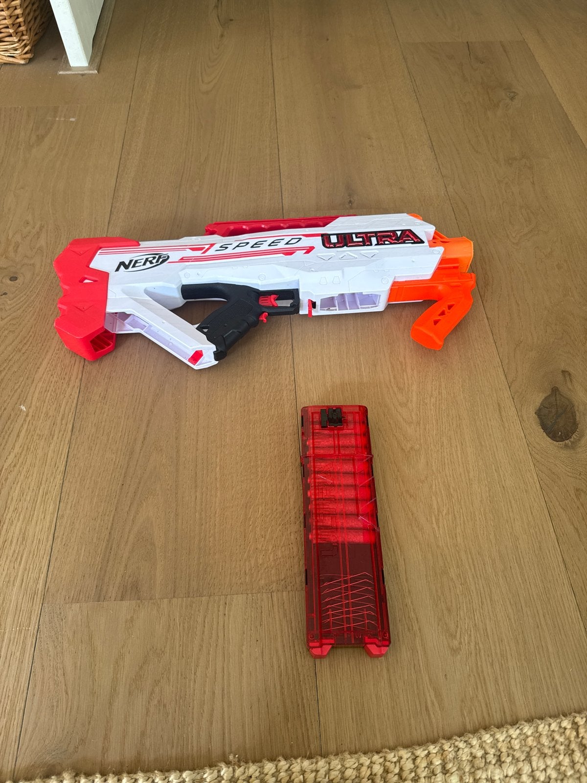 Nerf Ultra Speed Blaster met Magazijn, Ophalen of Verzenden, Zo goed als nieuw, Jongen of Meisje