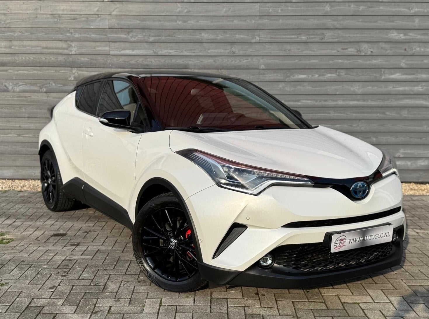 Toyota C-HR 1.8 HYBRID STYLE ULTIMATE NAVI LEDER CAMERA NAP, Auto's, 4 cilinders, Wit, 26 km/l, Hybride Elektrisch/Benzine