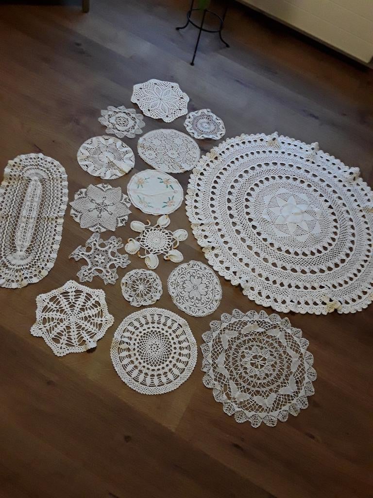 vintage gehaakte kleedjes. witte gehaakte kleedjes, Antiek en Kunst, Curiosa en Brocante, Ophalen of Verzenden