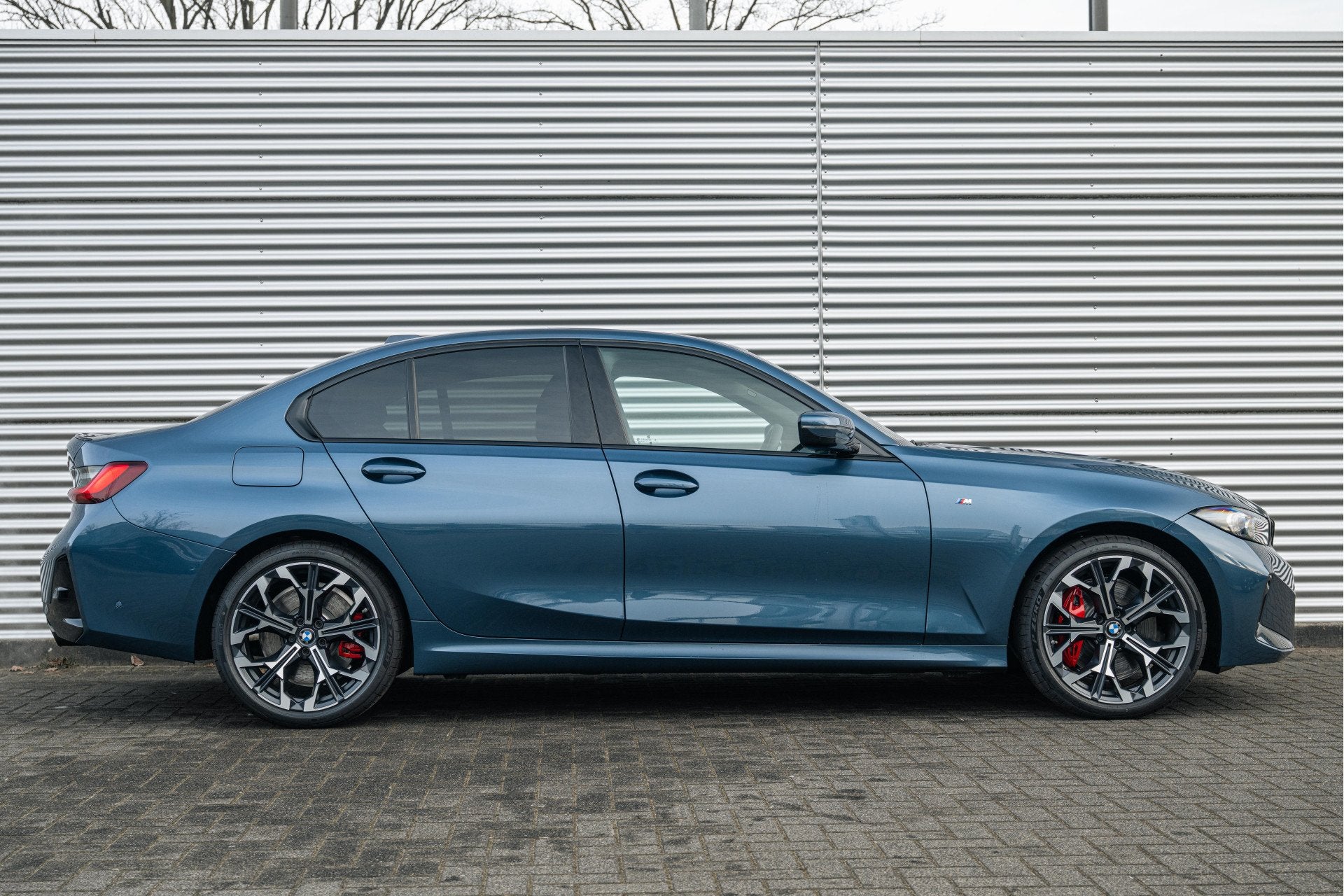 BMW 3 Serie 320i M Sport Automaat / Schuif-kanteldak / Trekh, Automaat, Zwart, 4 cilinders, Blauw