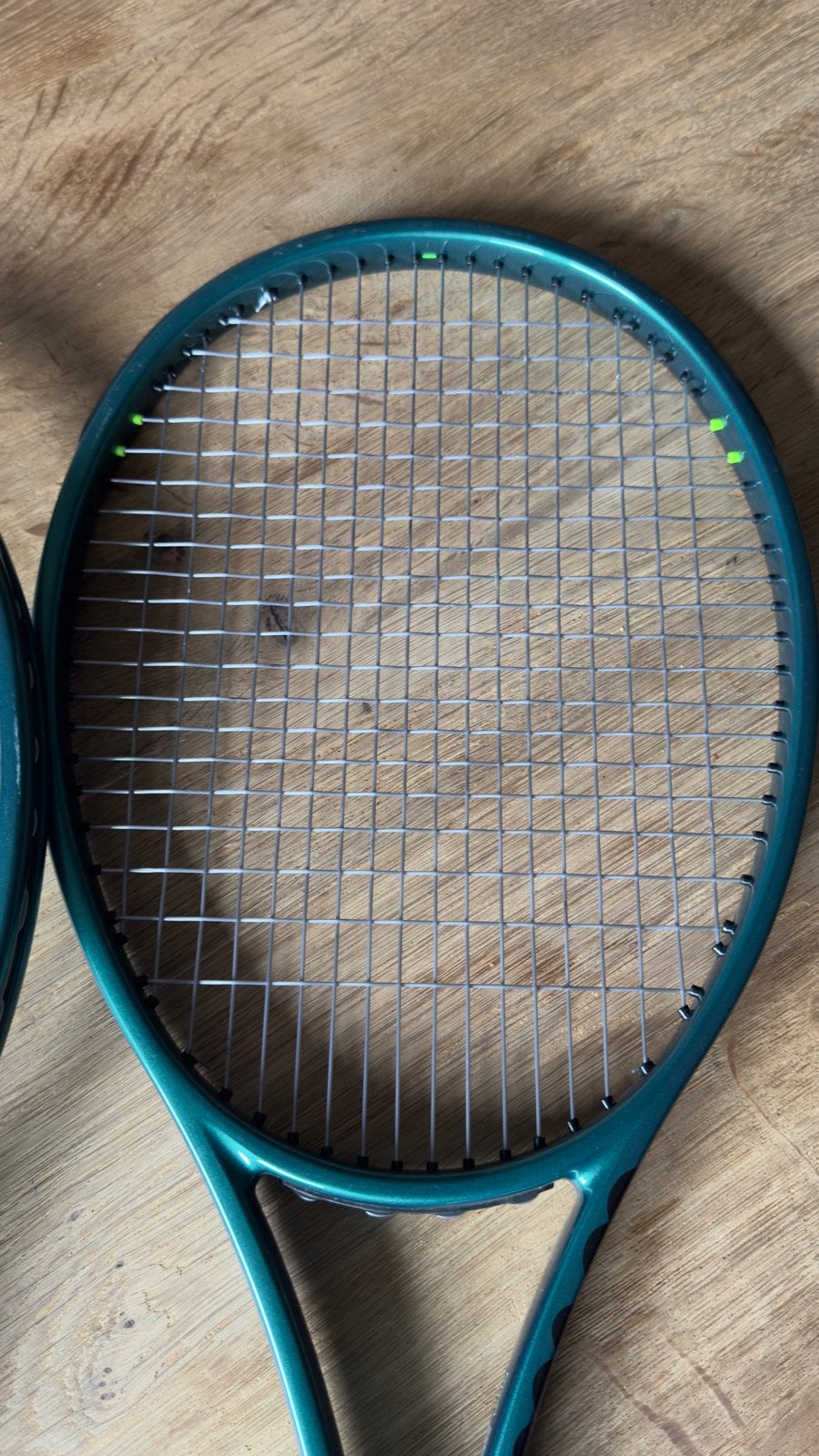 Foto 8 van 2x Wilson Blade Pro V9 Tennisrackets - Zo goed als nieuw