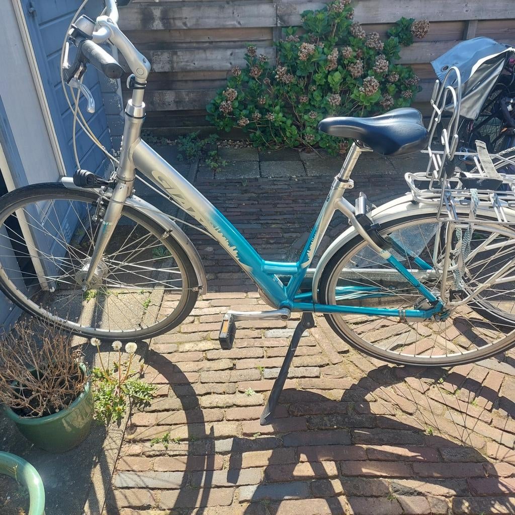 Giant damesfiets 28 inch 3 versnellingen, Fietsen en Brommers, Fietsen | Dames | Damesfietsen, Ophalen, Velgrem, Versnellingen